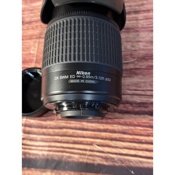 Nikon AF-S DX NIKKOR 55-200mm f/4-5.6G ED Telephoto Zoom Lens - Picture 15 of 15